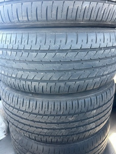 (製造2021年バリ山1)215/45R17 夏タイヤ4本　１７インチ　プリウス