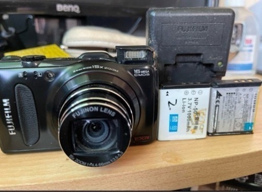 FINEPIX F550EXR