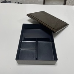 仕出し、お弁当箱の画像