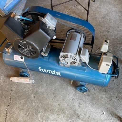 イワタ　エアーコンプレッサー　SU-22PB
