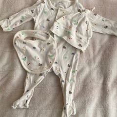 赤ちゃん　パジャマセット