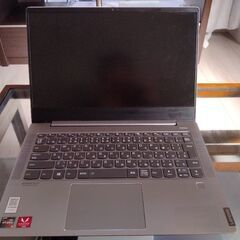 レノボ　ノートパソコン14インチの画像