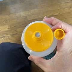 はちみつの入っていた容器２つの画像