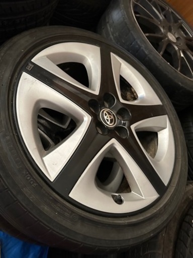 車のパーツ タイヤ、ホイール