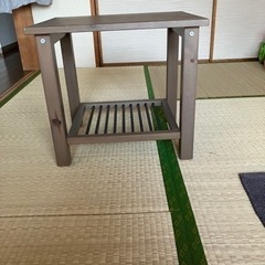 IKEA サイドテーブルの画像
