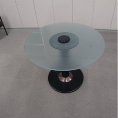 ガラステーブ　家具　事務所 