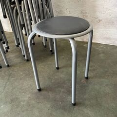 【ジモティ限定特価】 丸椅子 金属製 イス スツール スタッキングチェア 待合室 椅子 パイプイス FB-01BKの画像