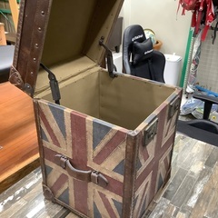 家具ならトレファク吉川店！！ HALO　トランクサイド　テーブルの画像
