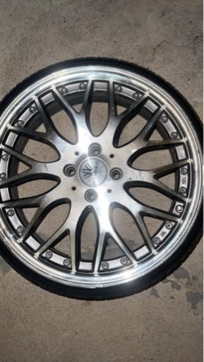 車のパーツ タイヤ、ホイール