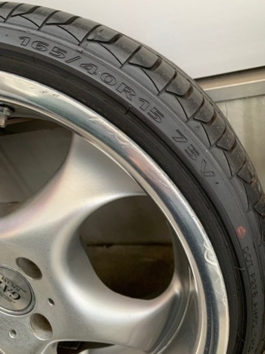車のパーツ タイヤ、ホイール