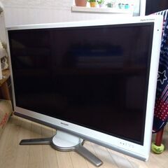 シャープ　42型液晶テレビ　2007年製