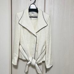 レディーススーツ