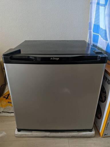 【受け渡し予定】エーステージ  [冷蔵庫 （46L・幅47cm・左右開き（付け替え）・1ドア・シルバー）]