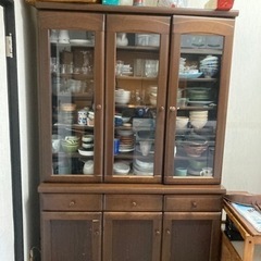 決まりました‼️食器棚差し上げます！家具 収納家具 キャビネット