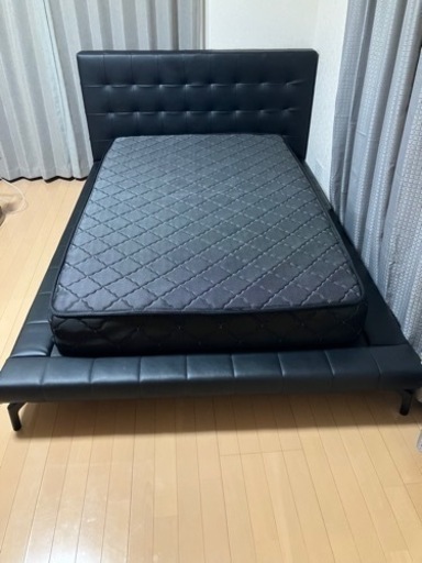 セミダブルベッド