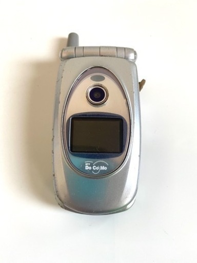 ガラケーdocomo p251is の充電器探してます。 (ユン ジョン