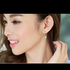 ≒▼j→→→m40-1 ブリリアントカットダイヤモンドＣＺフラワーアーチピアスの画像