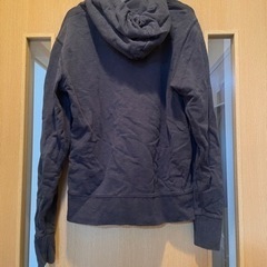 無印　パーカー　Mの画像