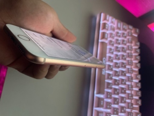 iphone 8 64gb  SIMフリー