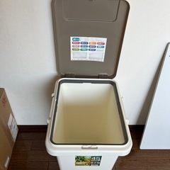 ゴミ箱 45L 分別シール付き ほぼ新品美品の画像