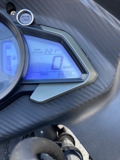 バジャジパルサーRS200初心者、女性ライダー向けKWASAKI