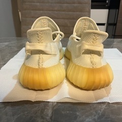 アディダス イージーブースト350 V2 クリーム トリプルホワイトの画像