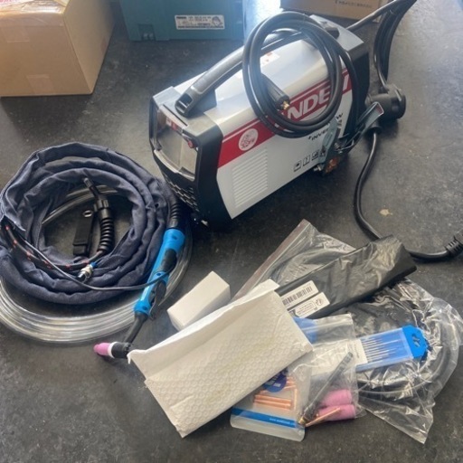 商談中　
溶接機　100/200v対応　TIG、アーク