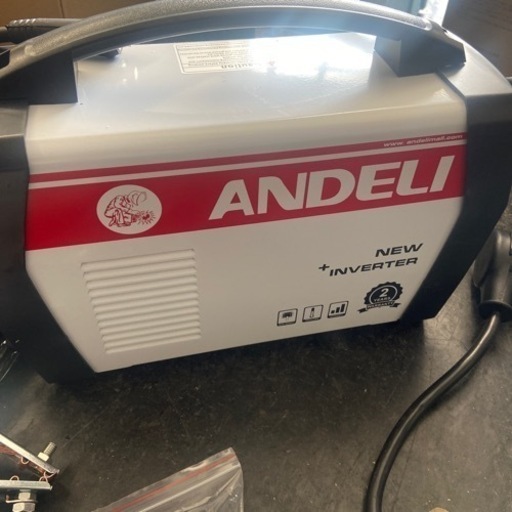 商談中　
溶接機　100/200v対応　TIG、アーク　 