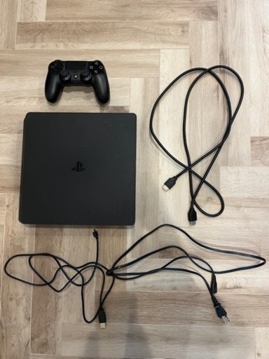 PlayStation 4 ジェット・ブラック 500GB(CUH-2000AB01)