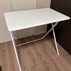 ニトリ　折りたたみ小デスク、テーブルの画像