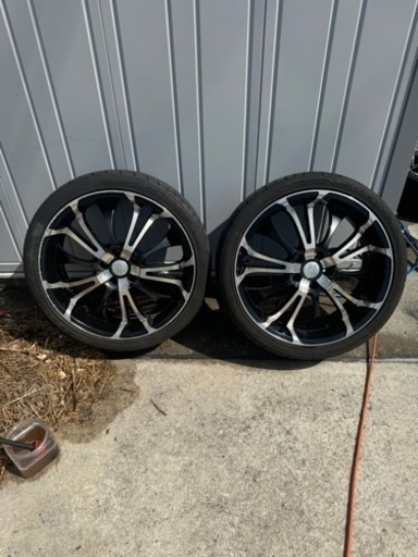 車のパーツ タイヤ、ホイール