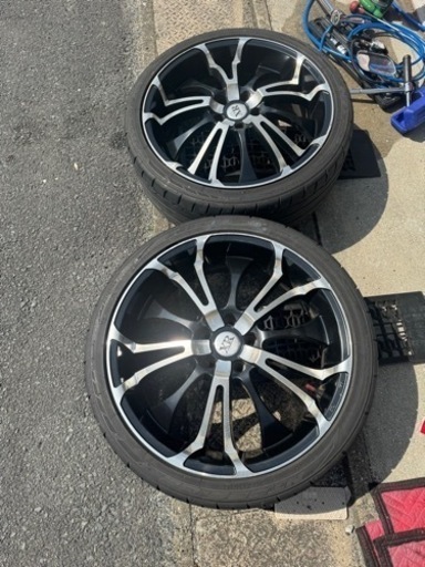 車のパーツ タイヤ、ホイール