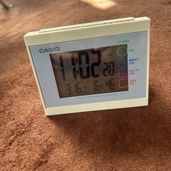 目覚まし時計　置き時計　デジタル時計　電波時計