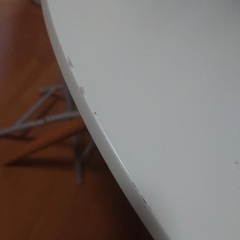 丸テーブルの画像