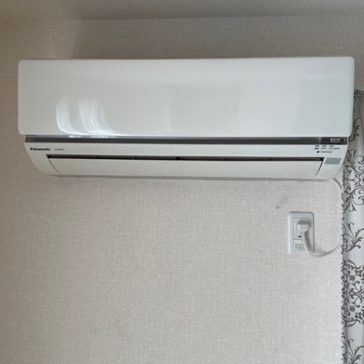 エアコン、室外機　CS-28NEXJ-W