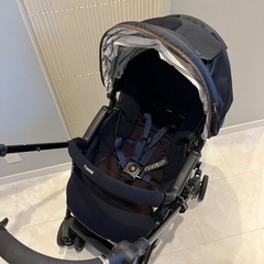 Combi スゴカル４キャス compact ベビーカーA型の画像