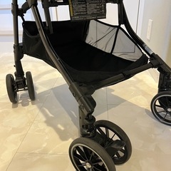 Combi スゴカル４キャス compact ベビーカーA型の画像