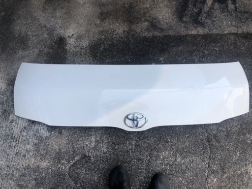 ハイエース　ボンネット