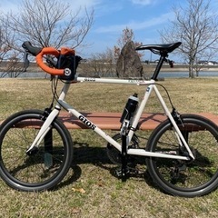 自転車 ミニベロ ロードバイクの画像