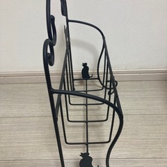 猫のアイアンマガジンラックの画像