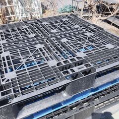 中古　プラスチックパレット　1枚700円　サイズまちまち　引取のみ　購入者自身で積み込み　茨城県　常陸大宮市　※発送はできませんの画像