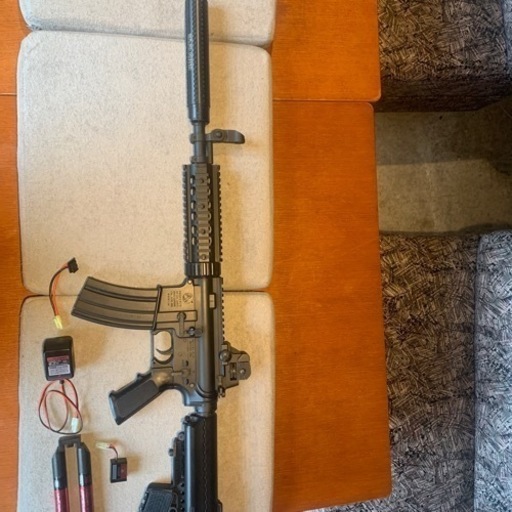 電動ガン、18歳以上