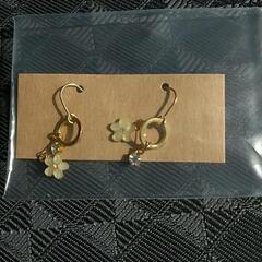 ハンドメイドピアスの画像