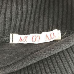 a.o. oy a.o. アツキオオニシ トップス ニット 英字プリント 半袖 レディース ブラックの画像