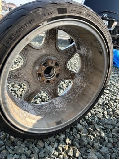 車のパーツ タイヤ、ホイール