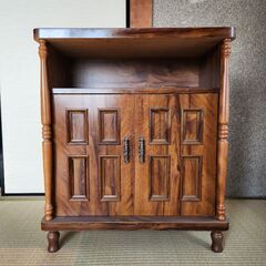 オシャレな木製キャビネット