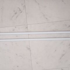 DAISO　突っ張り棒　約54cm〜約90cm　2本