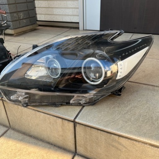 プリウスヘッドライト、イカリング