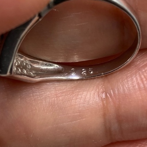 Pt900 プラチナ900 ダイヤモンドリング　4g ダイヤ 0.25ct V型リング