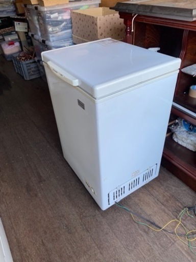 2010年製　冷凍庫　105L